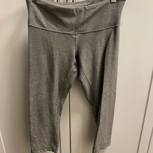 Lululemon grey cropped leggings